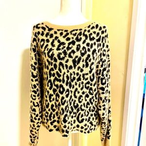 Jessica Simpson 🐆 sweater